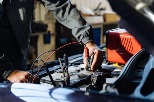 Accu vervangen van een auto door Cardepot