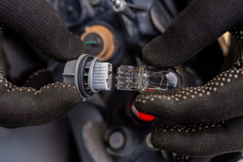 Autolamp vervangen bij Cardepot